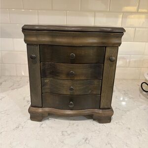 Hive & Honey Brown jewelry box.